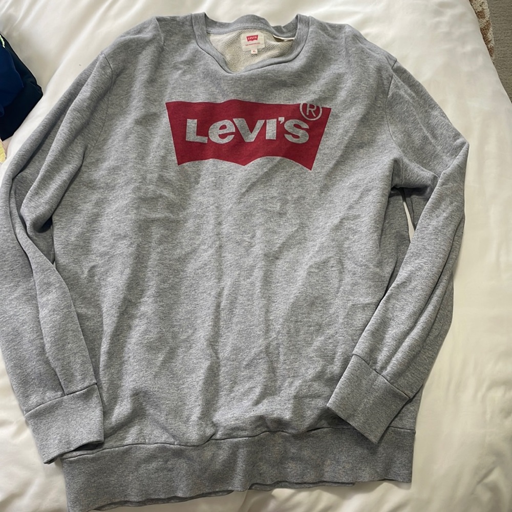 Levi’s crewneck